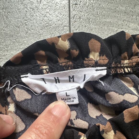 THML Black & Tan Print Cold Shoulder Ruffle Sleeve Top Large - Picture 4 of 6